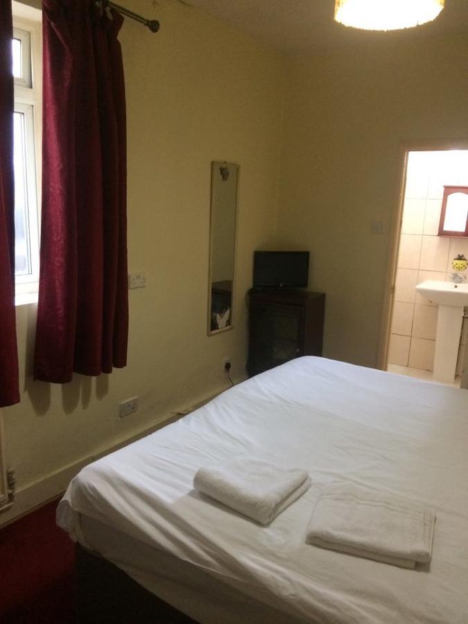 Harrow Bed & Breakfast Extérieur photo